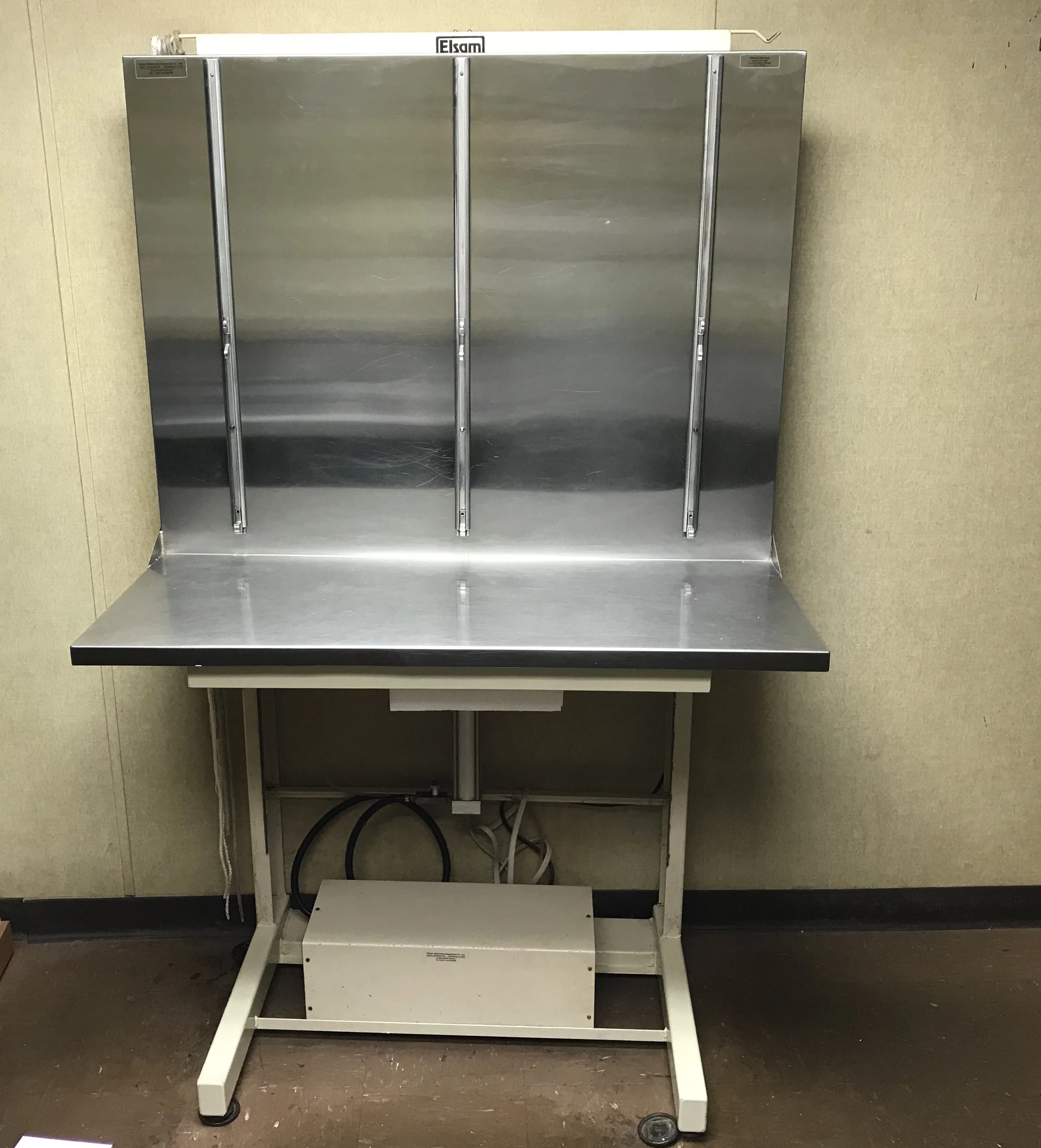 Sold - $300.00 - 1978 Exam Lift Table with built in scale - Pick